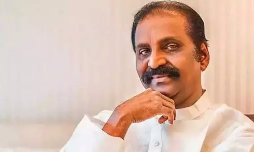 பிரிவுக்குப் பிறகு உறவுக்கு வந்த கணவனைக் கொஞ்சுகிறாள் மனைவி.. வைரமுத்து பதிவு வைரல்
