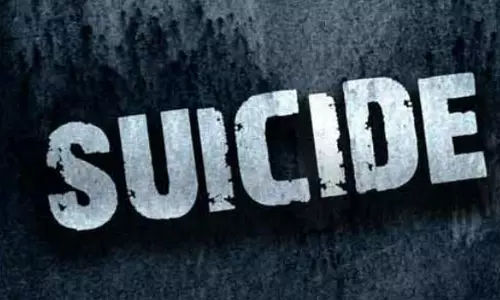 தூத்துக்குடியில் 2 வாலிபர்கள் தற்கொலை