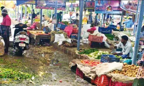 பழனி அருகே நகராட்சி சார்பில் ரூ.60 லட்சத்தில் தற்காலிக மார்க்கெட்