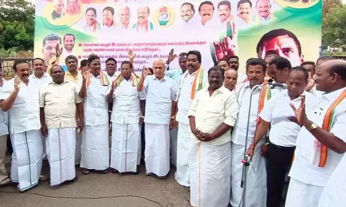காங்கிரசிலிருந்து வெளியேறியவர்கள் நடுத்தெருவில் நிற்கின்றனர்