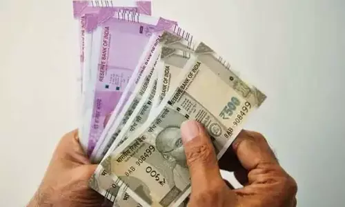 திருநங்கைகள் அழகில் மயங்கி ரூ.65 ஆயிரத்தை இழந்த வாலிபர்- மீட்டு கொடுத்து எச்சரித்து அனுப்பிய போலீசார்