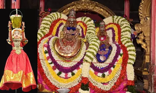 திருவண்ணாமலை அருணாசலேஸ்வரர் கோவிலில் பொம்மை பூ போடும் வைபவம்