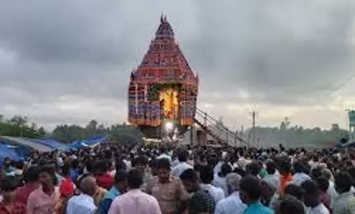 முத்துமாரியம்மன் கோவில் தேரோட்டம்