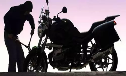 கன்னியாகுமரியில் சுற்றுலா பயணியின்  மோட்டார் சைக்கிள் திருட்டு