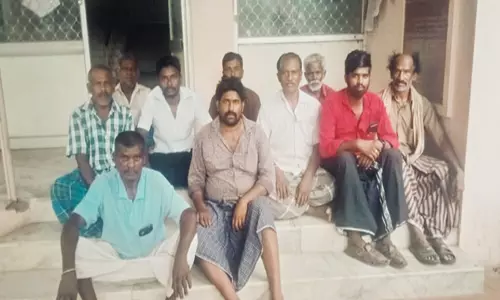 ஆக்கிரமிப்பு அகற்றுவதில் பாரபட்சம் ஆத்தூர் தாலுகா அலுவலகத்தில் விவசாயிகள் தர்ணா