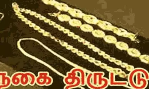 தேனி வீரபாண்டி கோவிலில் வழிபாட்டுக்கு வந்த பக்தரிடம்  நகை, பணம் கொள்ளை