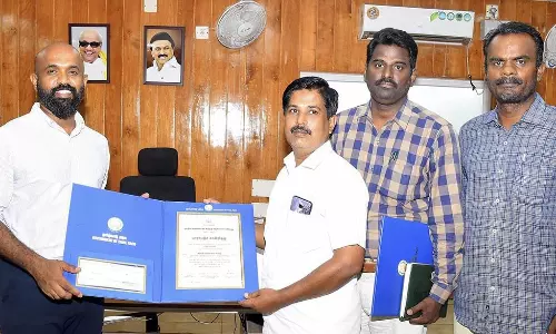 மாநில அளவிலான நெசவாளர் விருது பெற்றவர்களுக்கு கலெக்டர் வாழ்த்து