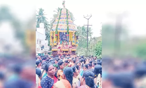 பொத்தனூர் வெள்ளக்கல் மாரியம்மன்கோவில் தேரோட்டம்