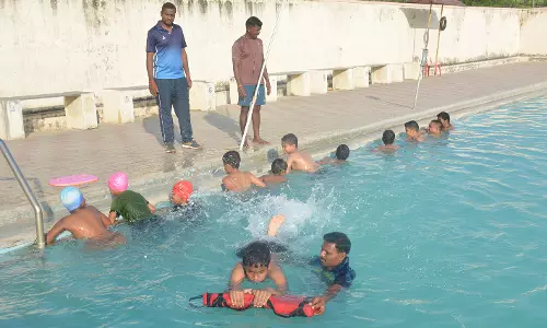 கிருஷ்ணகிரி மாவட்டத்தில்நீச்சல் கற்று கொள்ள பயிற்சி