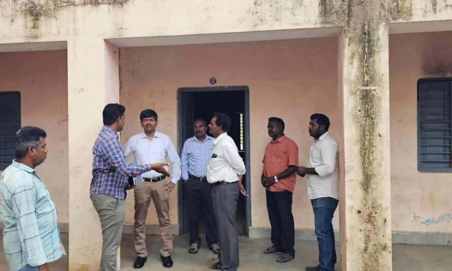 ஆதிதிராவிடர் மாணவர் விடுதியில் அதிகாரிகள் ஆய்வு ஆதிதிராவிடர் மாணவர் விடுதியில் அதிகாரிகள் ஆய்வு