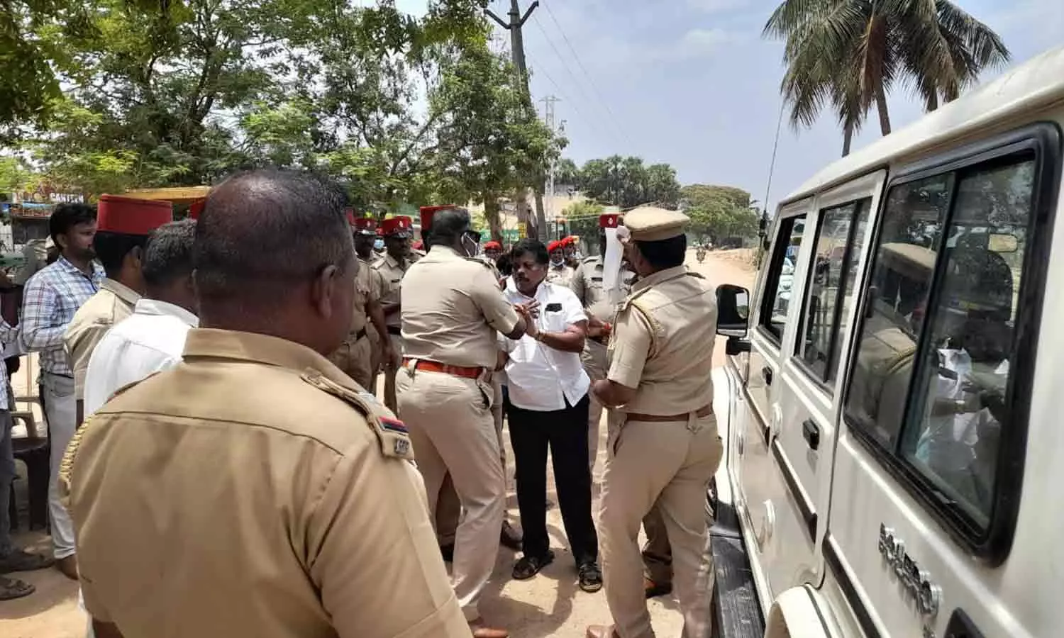 தேசிய நெடுஞ்சாலை பணிக்காக பெட்ரோல் பங்க் அகற்றம் தேசிய நெடுஞ்சாலை பணிக்காக பெட்ரோல் பங்க் அகற்றம்