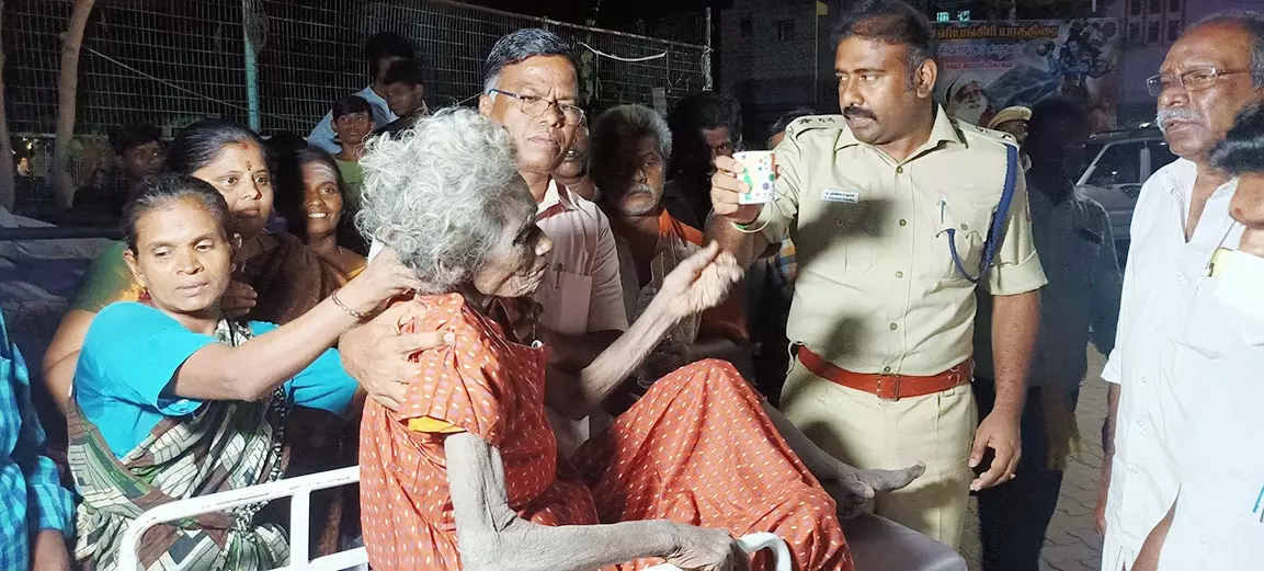 ஆதரவின்றி தவித்த மூதாட்டியை மீட்ட போலீஸ் சூப்பிரண்டு ஆதரவின்றி தவித்த மூதாட்டியை மீட்ட போலீஸ் சூப்பிரண்டு