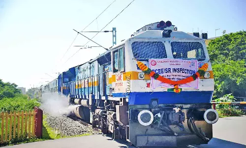 அரக்கோணம்-ஆவடி இடையே ஏ.சி.பெட்டிகளுடன் ரெயில் சோதனை ஓட்டம்