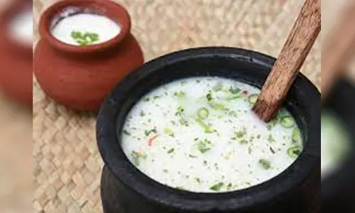 பரமத்திவேலூர் கடைகளில் விற்கப்படும்மோரில் சுகாதாரமற்ற தண்ணீர் கலப்பு