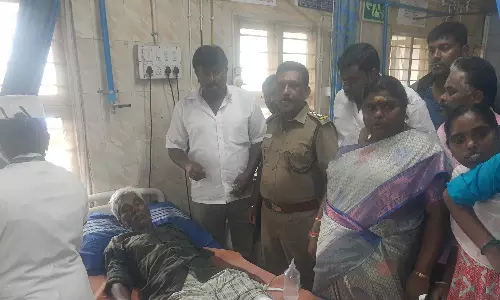 வால்பாறையில் கரடி தாக்கி முதியவர் படுகாயம்