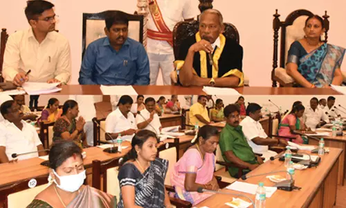 சேலம் மாநகராட்சி கூட்டத்தில் அ.தி.மு.க. வெளிநடப்பு