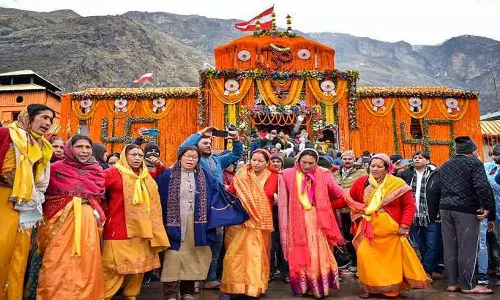 பத்ரிநாத் கோவில் இன்று மீண்டும் திறப்பு