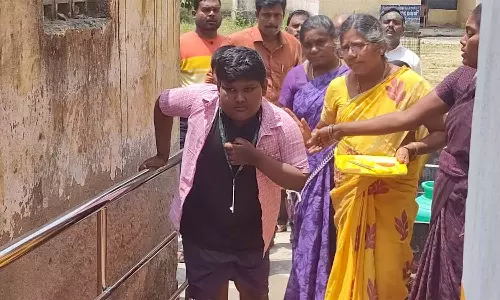 அரசு பள்ளி மாற்றுத்திறனாளி மாணவர்களுக்கு சாய்தளத்துடன் கூடிய கழிப்பிடம் திறப்பு