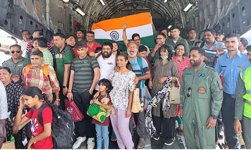 சூடானில் இருந்து 17 தமிழர்கள் உள்பட மேலும் 246 இந்தியர்கள் மும்பை வந்தடைந்தனர்