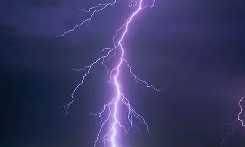 மேற்கு வங்காளத்தில் சோகம் - மின்னல் தாக்கி 14 பேர் உயிரிழப்பு