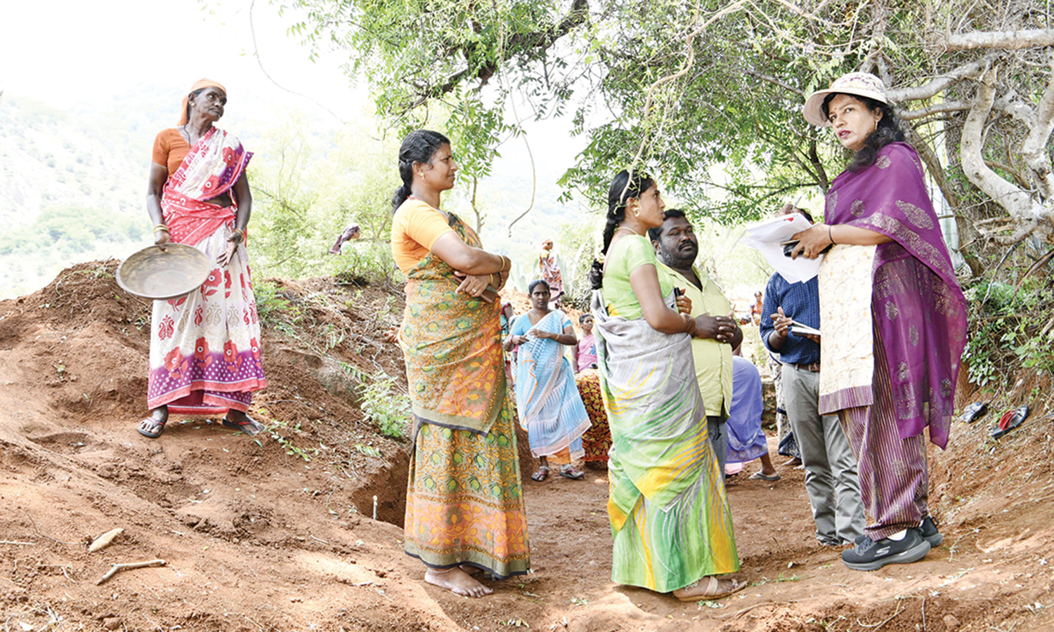 தேனி மாவட்டத்தில் அடிப்படை வசதிகள் குறித்து கலெக்டர் ஆய்வு