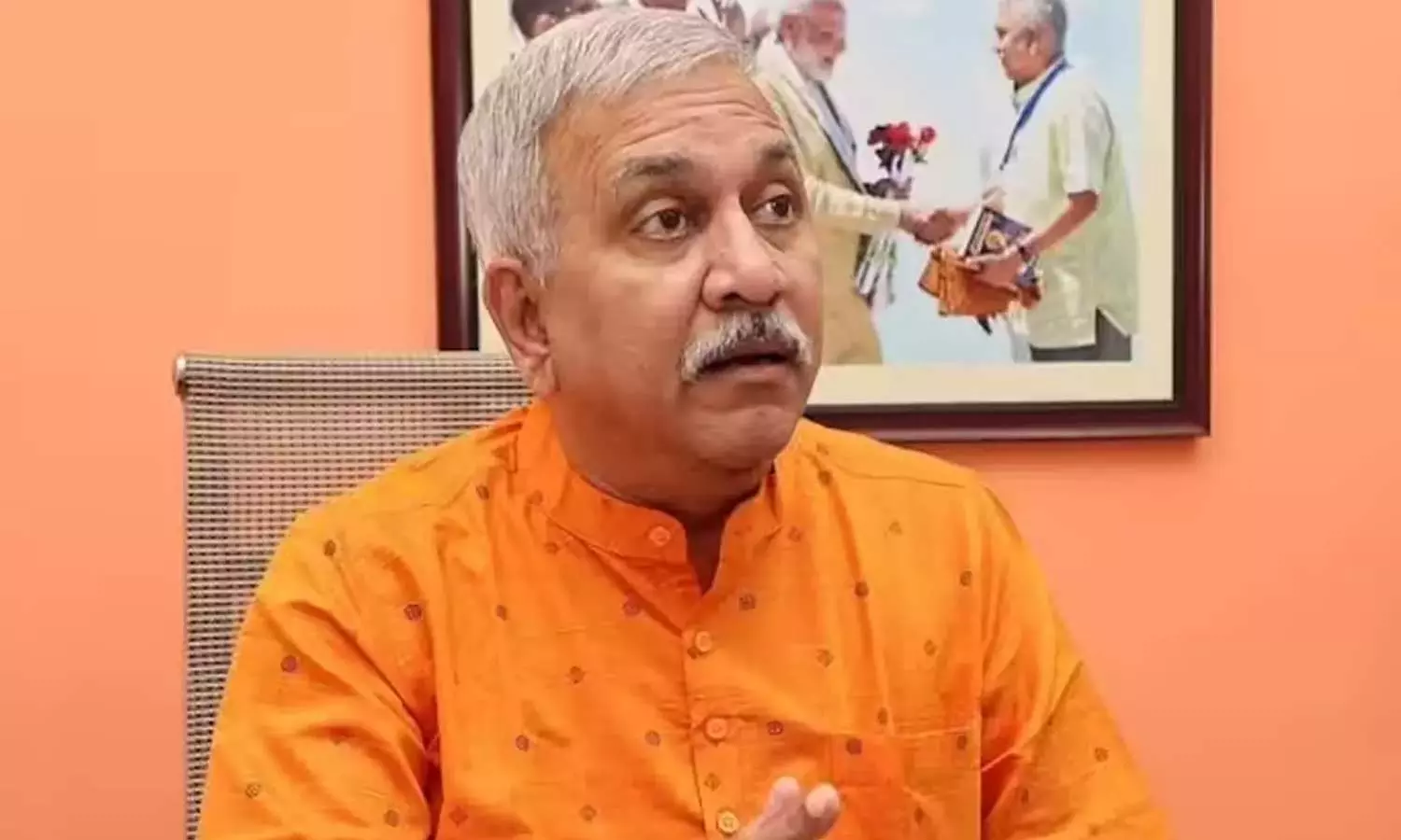 தனி ஒரு நிறுவனம் மூலம் மின்பகிர்மான கழகத்தில் ரூ.1000 கோடி ஊழல்- பா.ஜனதா பகீர் தகவல் தனி ஒரு நிறுவனம் மூலம் மின்பகிர்மான கழகத்தில் ரூ.1000 கோடி ஊழல்- பா.ஜனதா பகீர் தகவல்