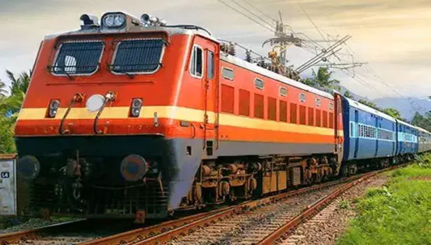 தென்னக ரெயில்வே சார்பில் சேலம், நாமக்கல் வழியாக சிறப்பு ரெயில்கள் தென்னக ரெயில்வே சார்பில் சேலம், நாமக்கல் வழியாக சிறப்பு ரெயில்கள்