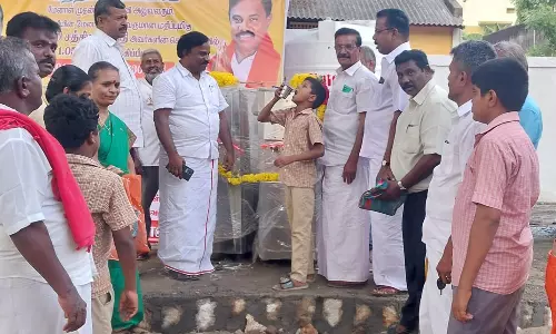 கந்தர்வகோட்டை அரசு ஆண்கள் மேல்நிலைப்பள்ளிக்கு குடிநீர் சுத்திகரிப்பு எந்திரம்