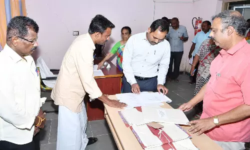 சிங்கம்புணரி, திருப்பத்தூர் தாசில்தார் அலுவலகங்களில் கலெக்டர் ஆய்வு