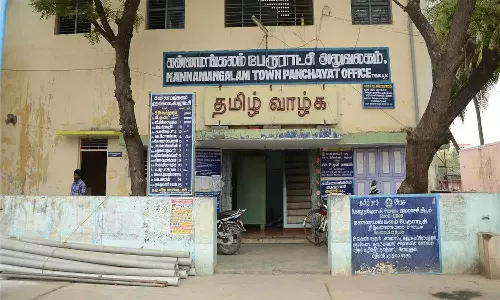 குளத்து மேடு பகுதியில் கடைகள் வைக்க அனுமதி