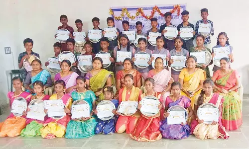 போட்டிகளில் வெற்றிபெற்ற மாணவ- மாணவிகளுக்கு பரிசு வழங்கல்