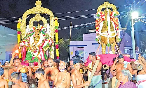ஆழ்வார்திருநகரி ஆதிநாதர் ஆழ்வார் கோவில் சித்திரை திருவிழா கருட சேவை