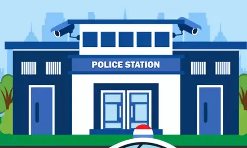 சேலம் கிராம நிர்வாக அதிகாரி போலீஸ் நிலையத்தில் தஞ்சம்