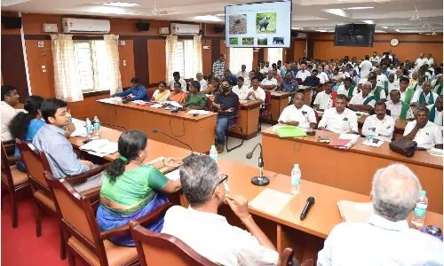 கலெக்டர் அலுவலகத்தில் நடந்த குறைதீர்ப்பு கூட்டத்தில் விவசாயிகள் கோரிக்கை