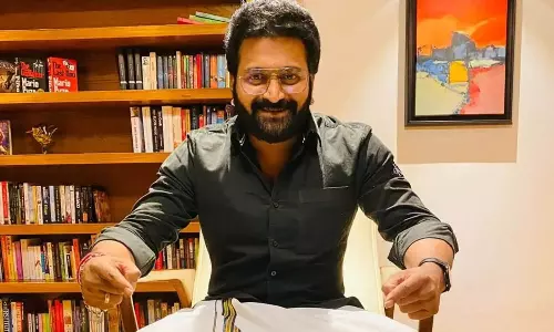 நிஜ காந்தாராவை சந்தித்து ஆசி பெற்ற ரிஷப் ஷெட்டி.. அவரே பகிர்ந்த வீடியோ