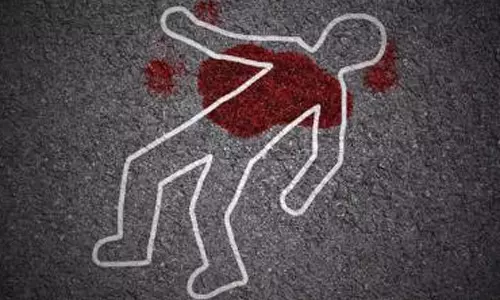 லாட்ஜ் மாடியில் இருந்து கீழே தள்ளி காவலாளி கொலை- சென்னை சினிமா நடன கலைஞர்கள் 4 பேர் கைது