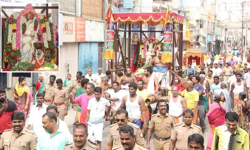 பிச்சாடனர் கோலத்தில் சுந்தரேசுவரர் வீதி உலா