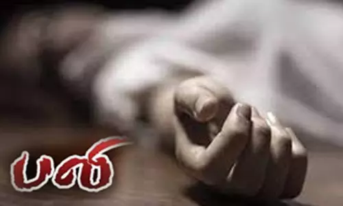 மகனுடன் மோட்டார் சைக்கிளில் சென்ற பெண் பலி