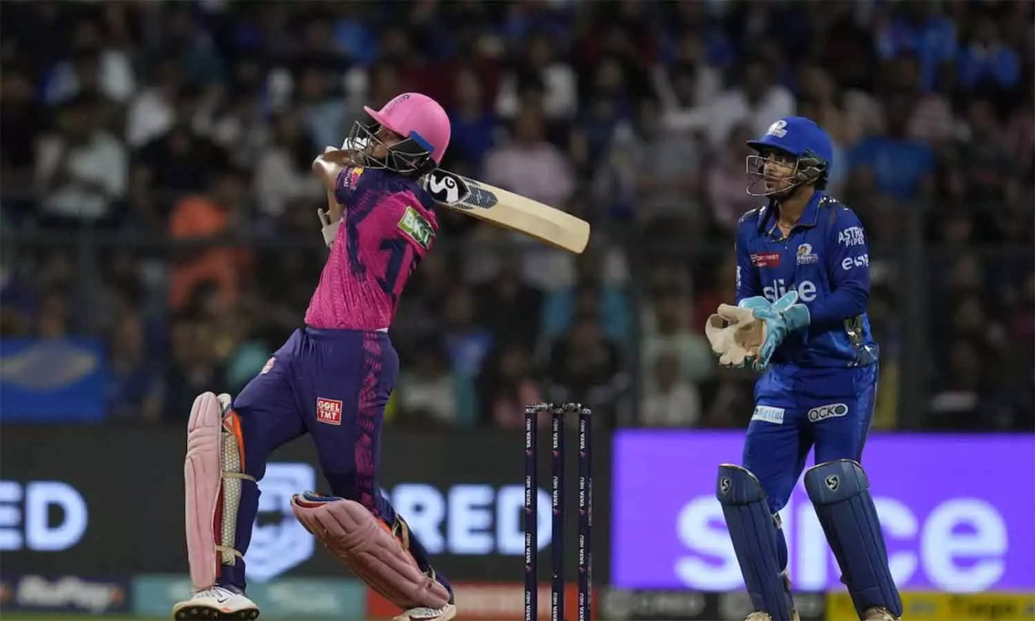 அடின்னா இப்படி இருக்கணும்.. ஜெய்ஸ்வால் அசத்தல் சதம்.. ராஜஸ்தான் ராயல்ஸ் 212 ரன்கள் குவிப்பு அடின்னா இப்படி இருக்கணும்.. ஜெய்ஸ்வால் அசத்தல் சதம்.. ராஜஸ்தான் ராயல்ஸ் 212 ரன்கள் குவிப்பு