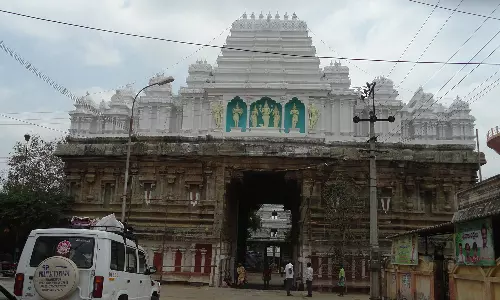 நாகலாபுரம் வேத நாராயணசாமி கோவில் பிரம்மோற்சவ விழா: ஆழ்வார் திருமஞ்சனம் 2-ந்தேதி நடக்கிறது