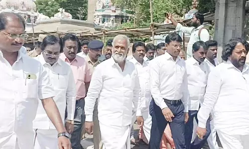 சித்ரா பௌர்ணமி ஏற்பாடுகள் தீவிரம்- அருணாசலேஸ்வரர் கோவிலில் அமைச்சர் சேகர்பாபு ஆய்வு