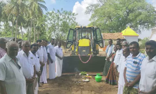 லக்கமநாயக்கன்பட்டி கிராம ஊராட்சியில் நீர்த்தேக்க தொட்டி அமைக்க  பூமி பூஜை