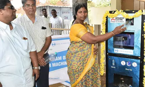 பிளாஸ்டிக் பாட்டில்களை மறுசுழற்சி செய்ய எந்திரம்- பொதுமக்கள் வரவேற்பு