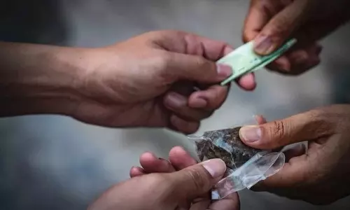 போதைப்பொருள் விற்பனை பற்றி தகவல் தெரிவித்தால் சன்மானம்- துணை போலீஸ் சூப்பிரண்டு தகவல்