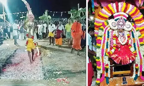 திருத்துறைப்பூண்டி முத்துமாரியம்மன் கோவிலில் தீமிதி விழா