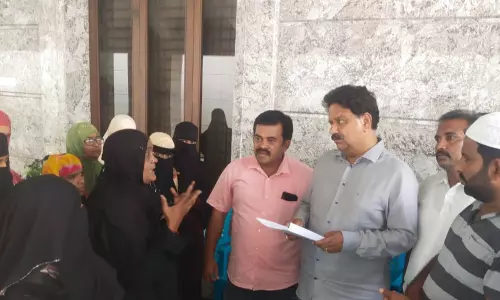 கிருஷ்ணகிரி நகராட்சி உருது நடுநிலைப்பள்ளி பணிகளை விரைந்து முடிக்க வேண்டும்