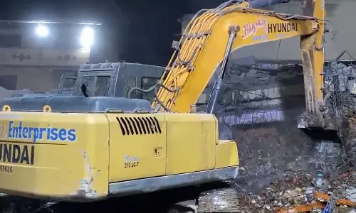 34 மணி நேரத்தை கடந்தும் தொடரும் மீட்பு பணிகள் - ஆறு பேரை காவு  வாங்கிய கட்டிட விபத்து