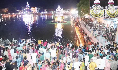 சுசீந்திரம் தாணுமாலயசாமி கோவில் சித்திரை திருவிழாவில் நள்ளிரவு ஆராட்டு விழா