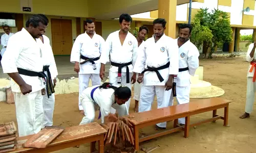 கராத்தே தகுதிப்பட்டை வழங்கும் விழா