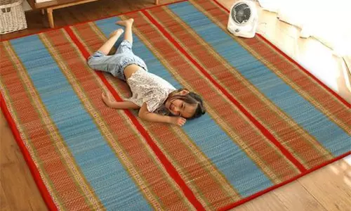 கோடையில் உடல் சூட்டை தணிக்கும் கோரைப் பாய்